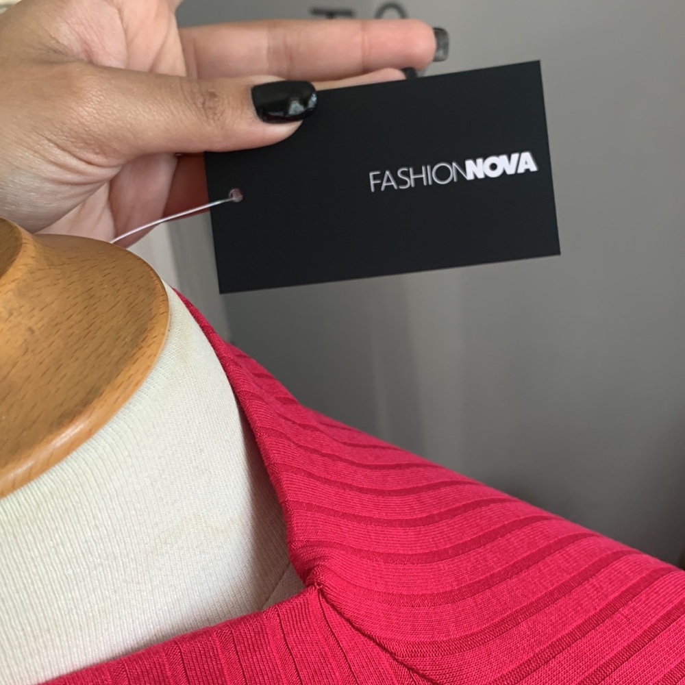 FashionNova | crop top size large - Picture 9 of 9